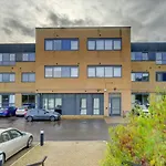 A Lovely Calm & High-End Space Near Cmk I Pet Friendly I Free Parking I Eco-Serviced Apartment By Free Range Stays